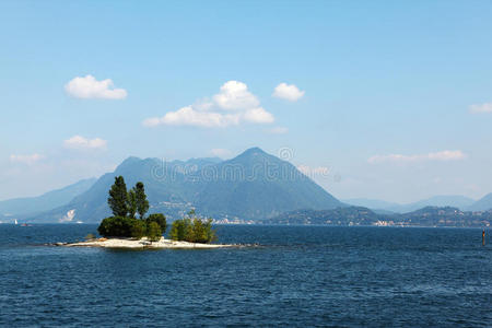 马焦雷湖迷人的小岛