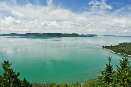 碧水环岛湖图片