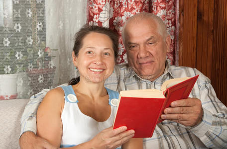 幸福退休夫妇