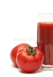 新鲜番茄和一杯番茄汁