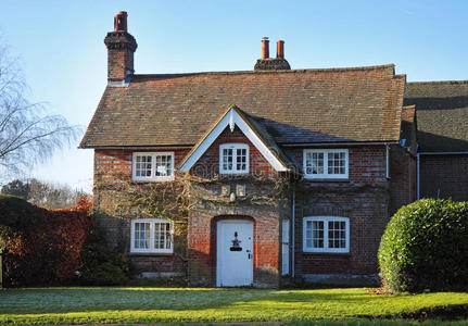 红砖英式乡村别墅及花园照片