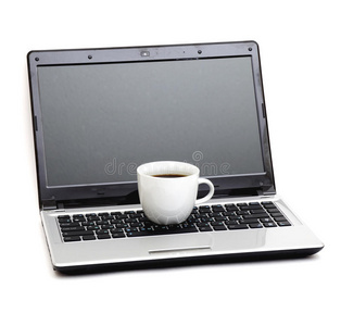 一杯咖啡和一台笔记本电脑