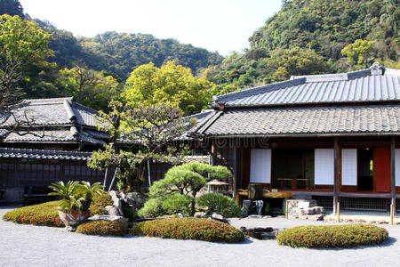 日本的花园和房子