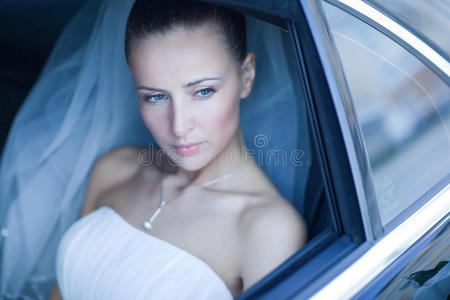 车里的新娘
