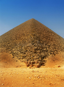 埃及开罗达尔舒尔的斯内弗鲁红色金字塔