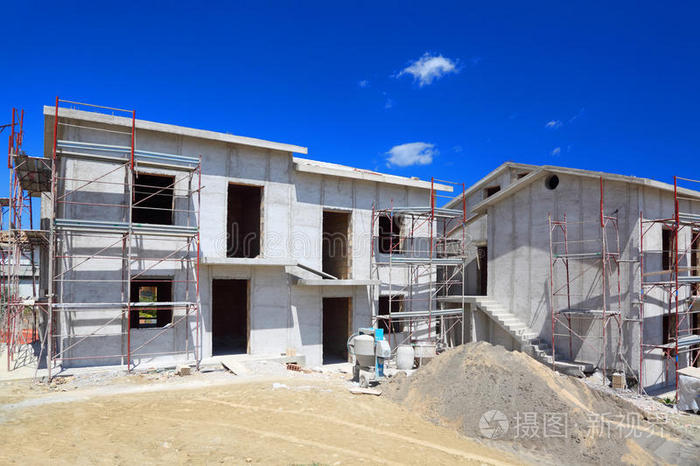 房屋建筑在建建筑物红砖房子的脸带前楼梯的农舍在建房屋新郊农舍权杖