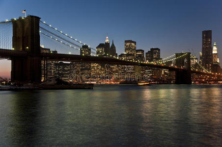 黄昏时的布鲁克林大桥