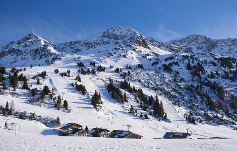 奥地利阿尔卑斯山滑雪坡