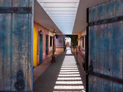 多彩西南式室外走廊照片