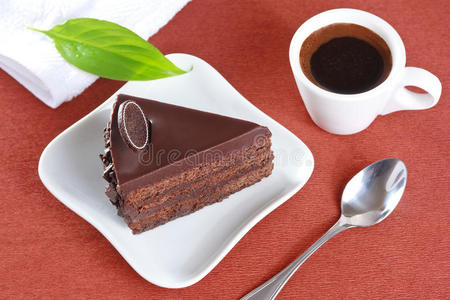 巧克力蛋糕和一杯咖啡