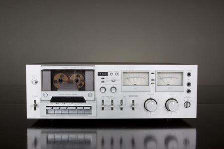 复古立体声盒式磁带录音机图片