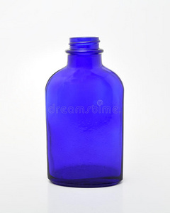 蓝色玻璃瓶图片