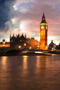 晚上的大本钟，英国伦敦
