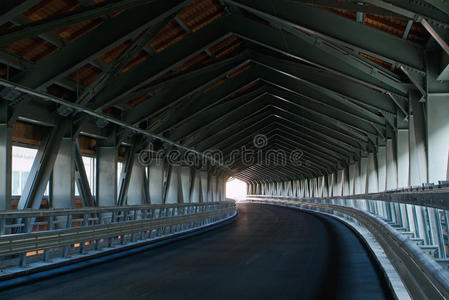 意大利公路曲线隧道