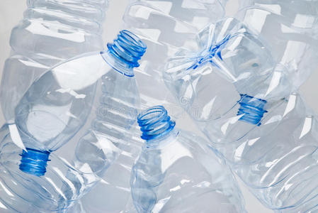 垃圾塑料瓶图片 垃圾塑料瓶素材 垃圾塑料瓶插画 摄图新视界