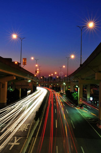 夜间道路