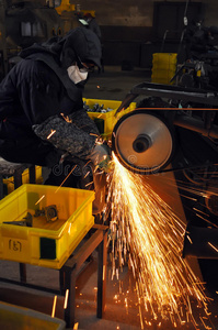 工厂抛光车间照片