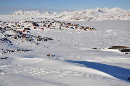 格陵兰冬季偏远村庄图片