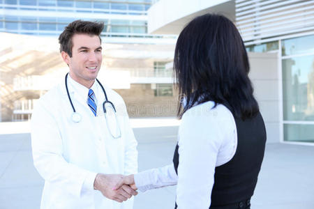 医患医患握手医患关系亚洲医患女医患接种疫苗医患诊所医生和病人向量