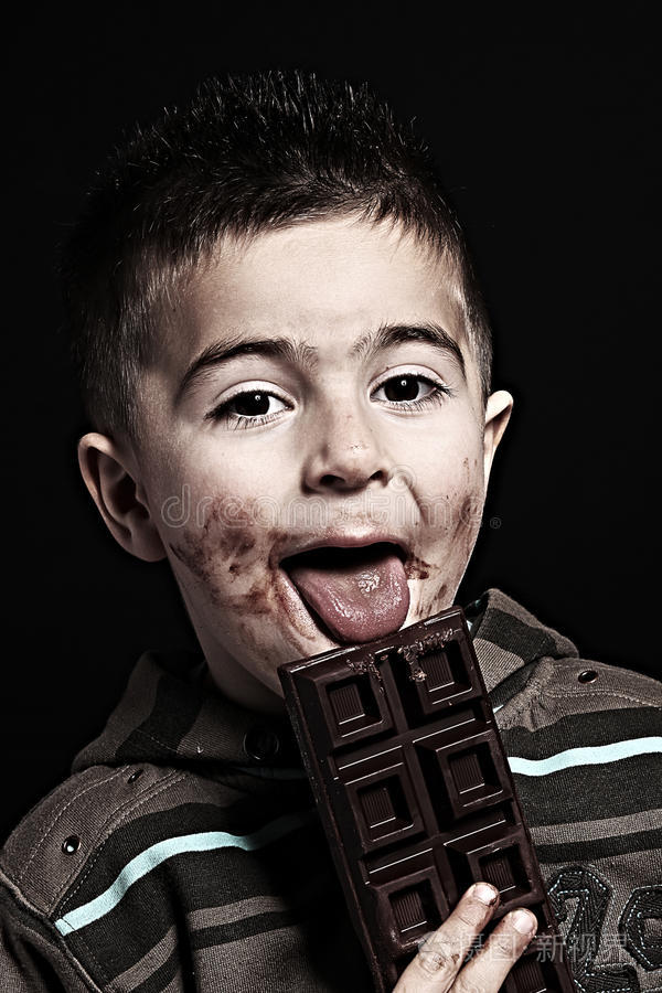 下载小样发票合同问题/举报儿童吃巧克力吃冰淇淋的男孩吃冰淇淋的