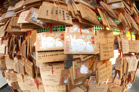 日本神社悬挂的木制祈祷板