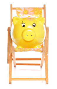 躺椅上的黄色小猪