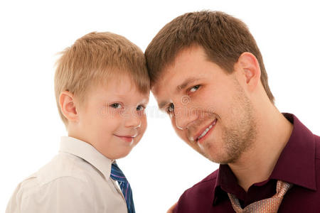 一个男孩和他父亲的画像