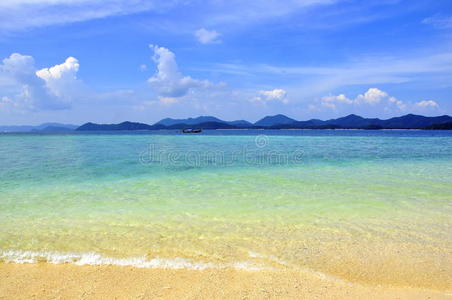热带异国风情海滩的迷人色彩图片