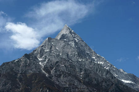 蓝天石山