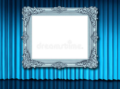 蓝色天鹅绒窗帘上旧的空白银框