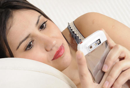 通信来电美女美女来电照片