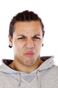 憎恶年轻的非洲男人露出厌恶的表情照片