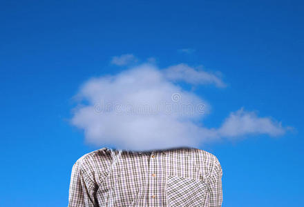 有云而不是头的人。