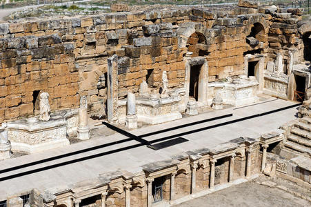 希拉波利斯的古代剧院