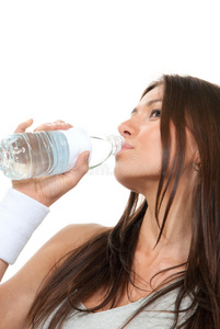 运动女性用塑料瓶喝水