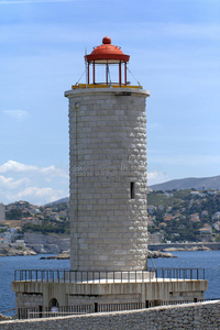 马赛附近小岛上的石头灯塔