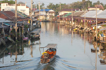 泰国安费瓦浮动市场