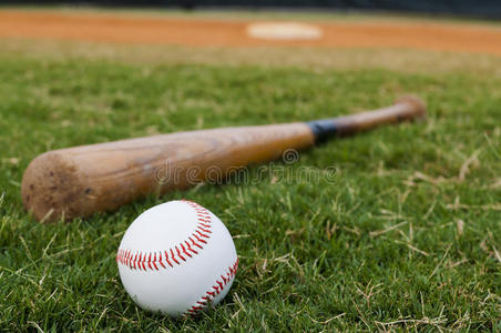 棒球和棒球棒