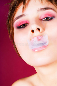 女孩抽烟小女孩抽烟照片