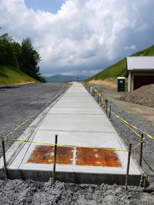 道路工程混凝土人行道施工