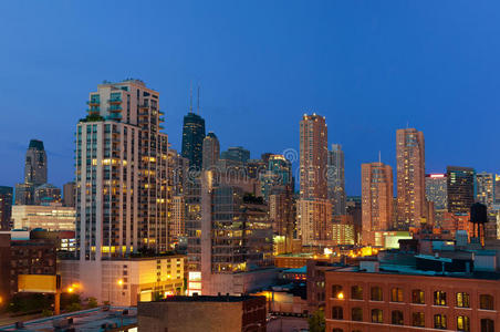 芝加哥市中心黄昏时分。