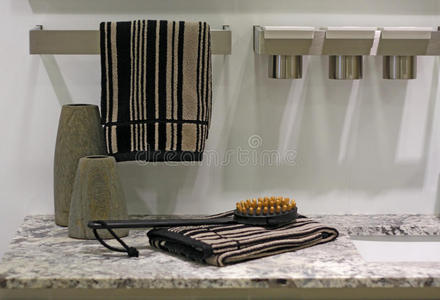 浴室配件刷子和毛巾