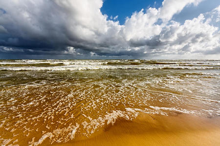 海滩和风暴海