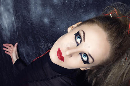 哥特式浓妆艳抹的女人照片