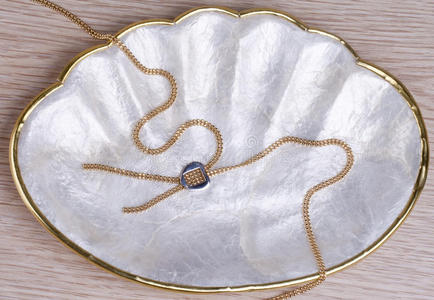 贝壳项链贝壳金项链照片