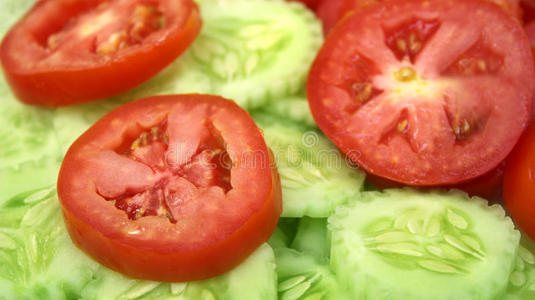 西红柿黄瓜沙拉