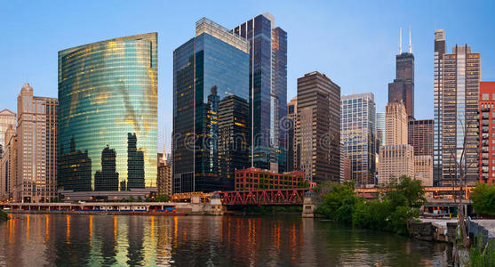 芝加哥市中心河边。