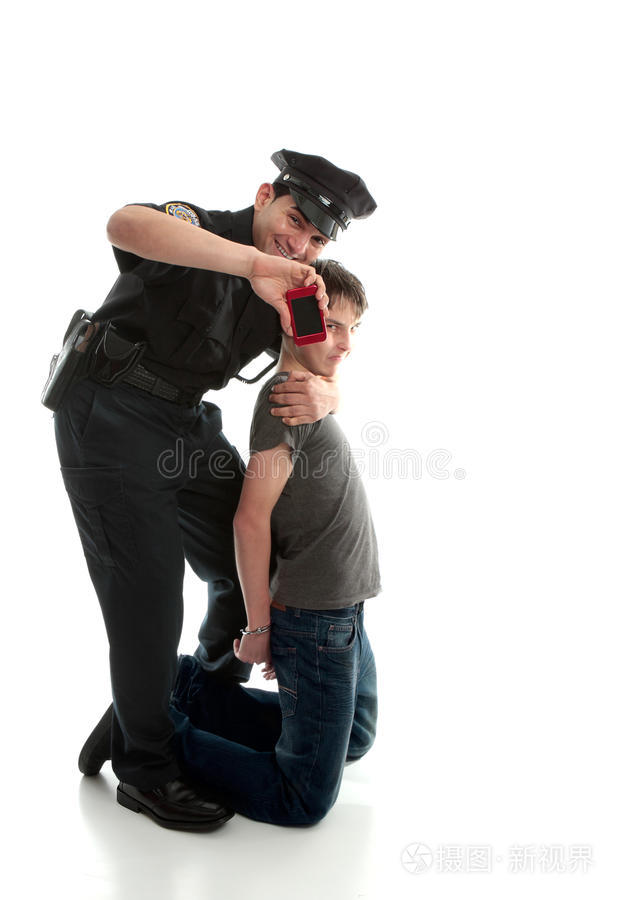快乐警察与被捕少年