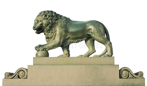 白色隔离的狮子雕塑