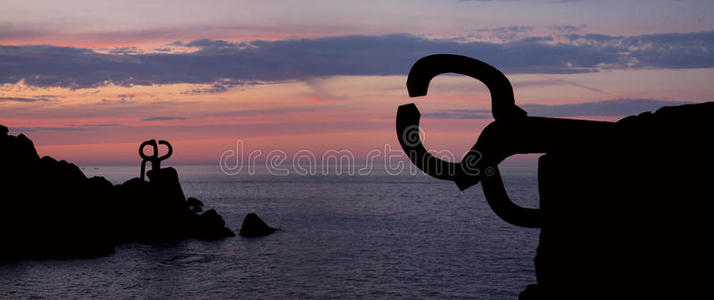 风之梳peine del viento，chillida。